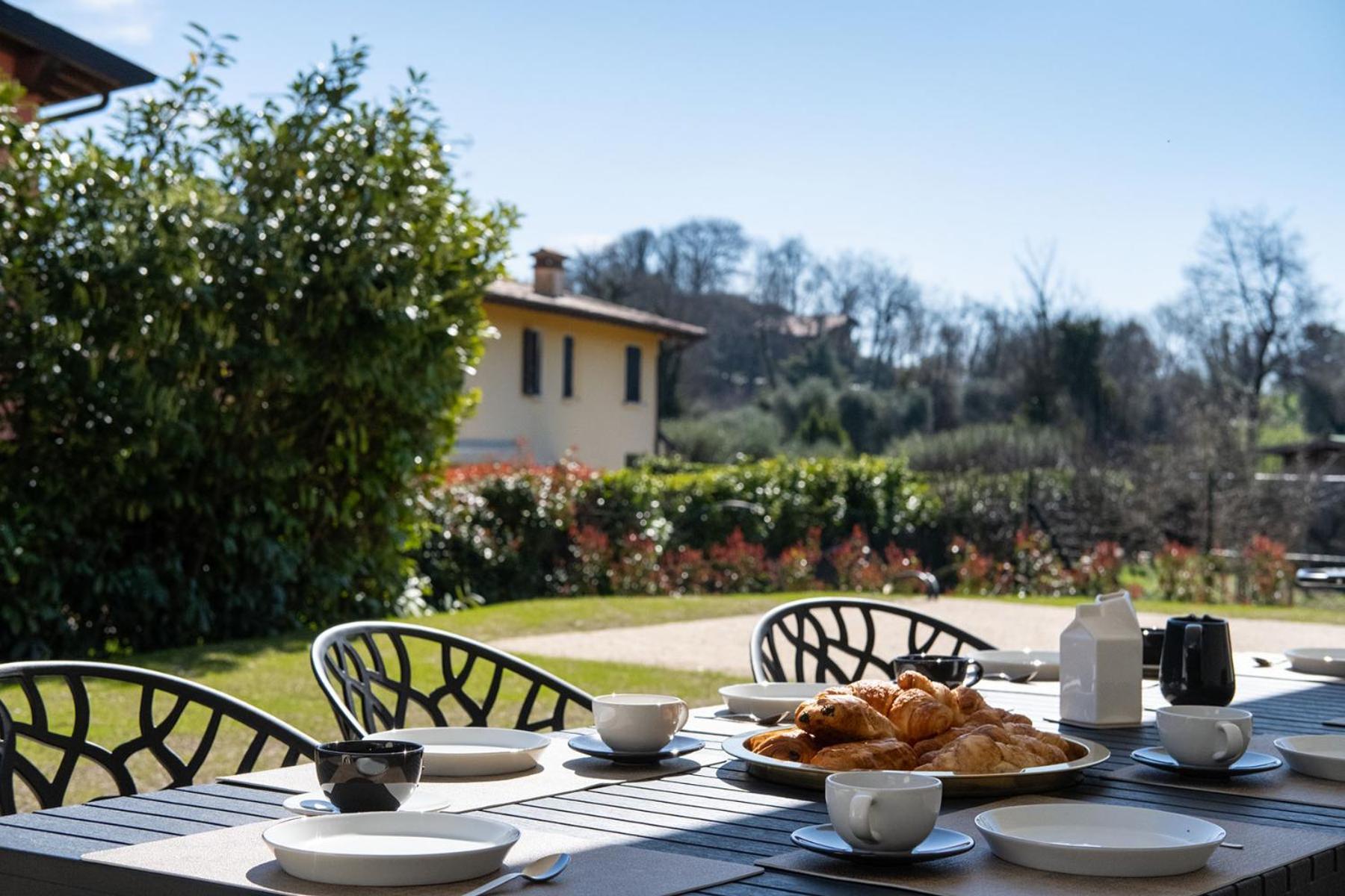 Luxury Villas Gardenia With Private Pool Padenghe sul Garda Eksteriør bilde
